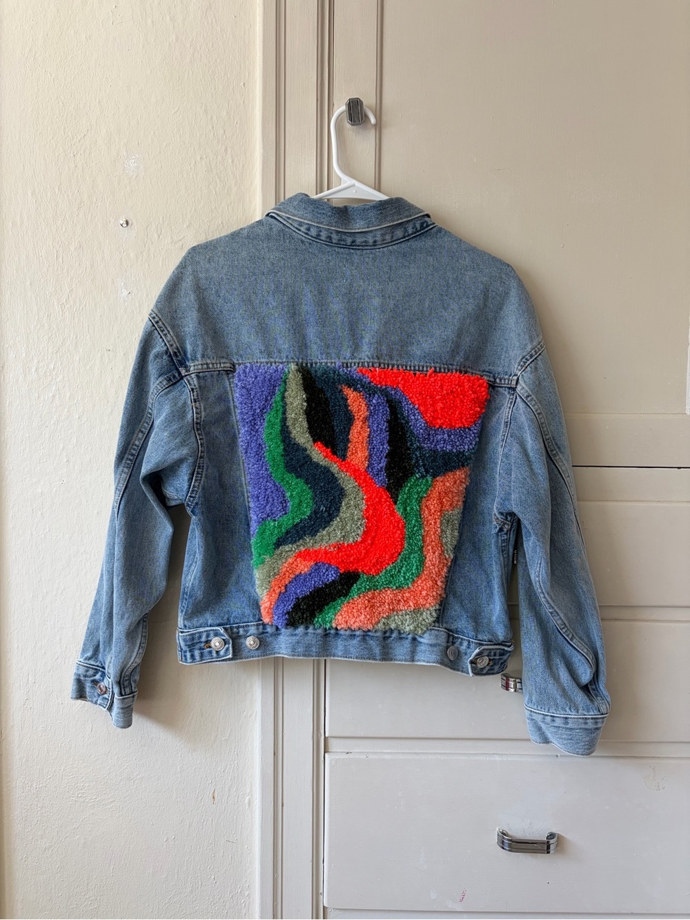 Retro Tufted-Panel Light Wash Denim Jacket in Multicolor